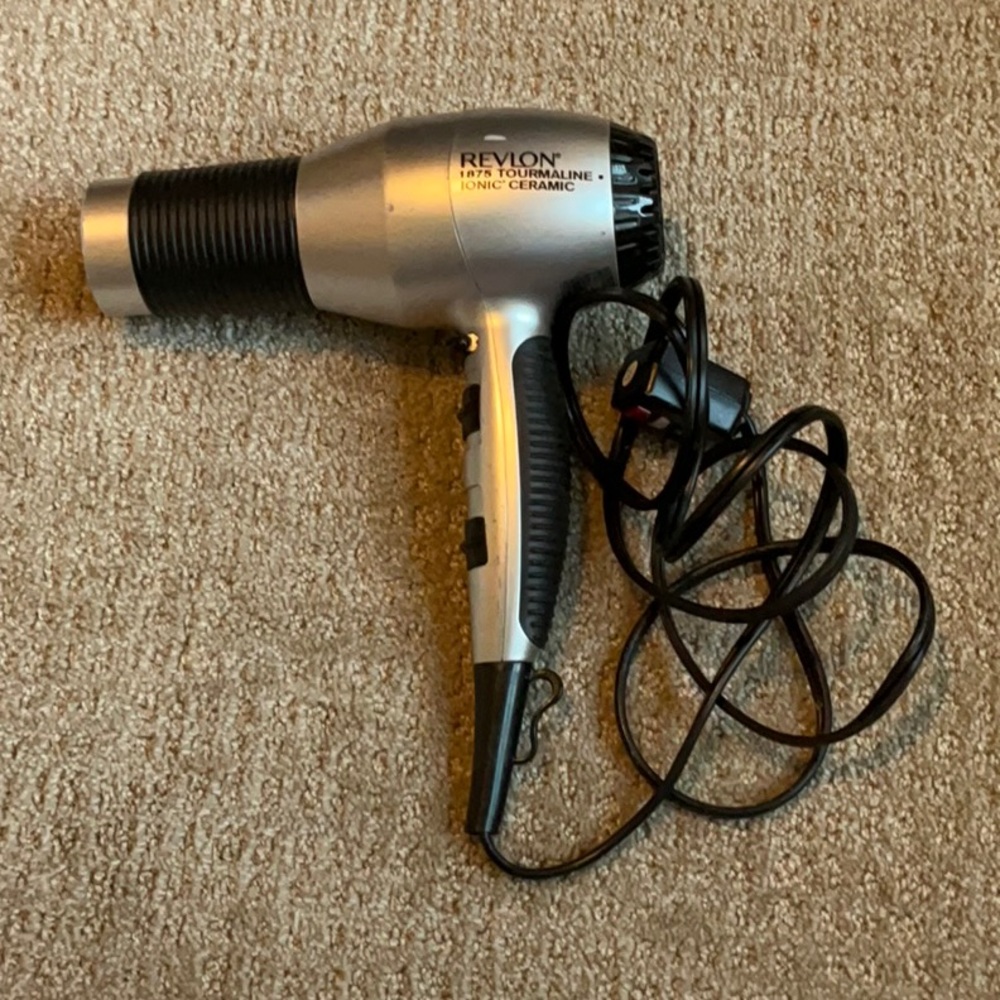 Revlon 1875 Tourmaline Ionic Ceramic Multi Speed With Hot/Cold Temp